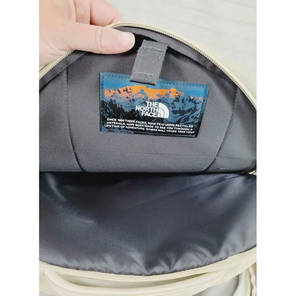 THE NORTH FACE Borealis Backpack in GRAVEL/KHAKI - Picture 11 of 14